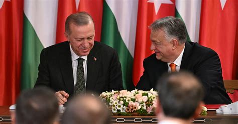Orbán welcomes Erdoğan to his Mojo Dojo Casa House